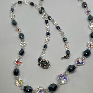 VTG Aurora Borealis Black And Clear glass Faceted Graduated Necklace 28”